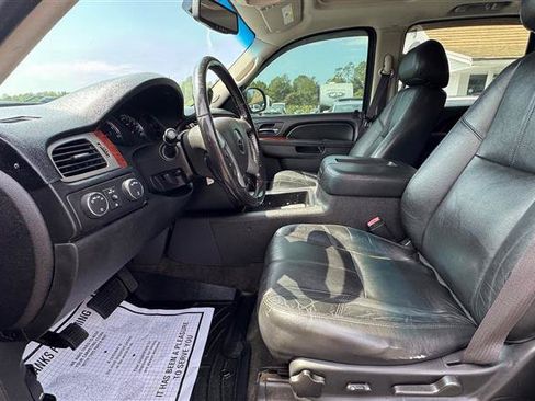 Used 2013 Chevrolet Suburban LT AWD/4WD image 34
