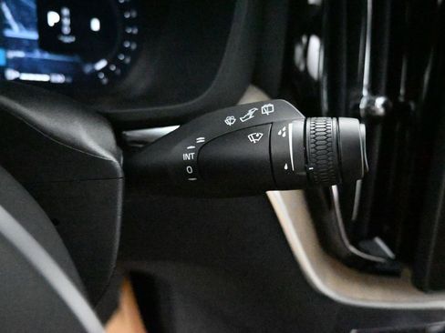 New 2026 Volvo XC60 B5 Core w/ Climate Package image 18