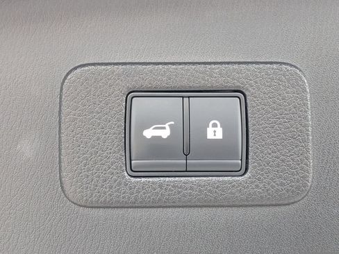 Used 2024 Nissan Armada SL w/ Captain's Chairs Package AWD/4WD image 10