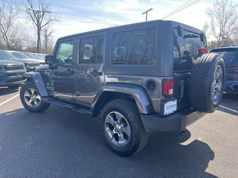 Used 2016 Jeep Wrangler Unlimited Sahara image 28