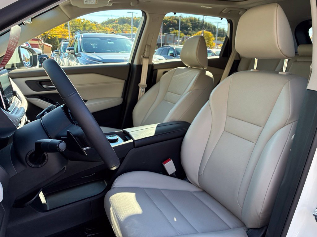 Certified 2023 Nissan Rogue SV w/ SV Premium B Package AWD/4WD image 16