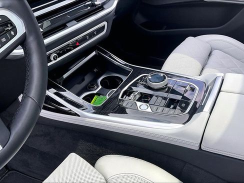 Used 2023 BMW X7 xDrive40i AWD/4WD image 14