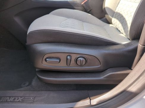 Used 2024 Chevrolet Equinox LT AWD/4WD image 12