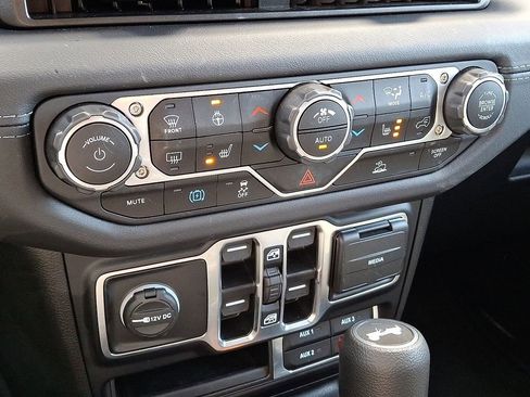 Certified 2025 Jeep Wrangler Unlimited Sahara image 16