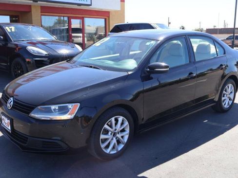 Used 2012 Volkswagen Jetta SE image 3