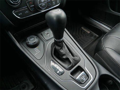 Used 2020 Jeep Cherokee High Altitude image 22