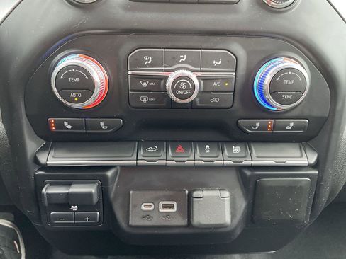 Used 2022 GMC Sierra 1500 SLE image 18