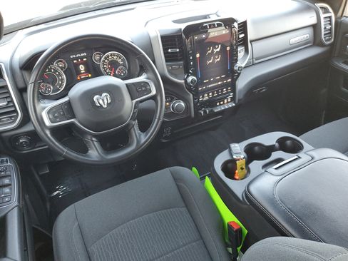 Used 2024 RAM 2500 Big Horn w/ Sport Appearance Package image 23