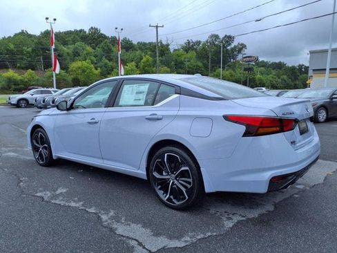 New 2025 Nissan Altima 2.5 SR w/ SR Premium Package image 3