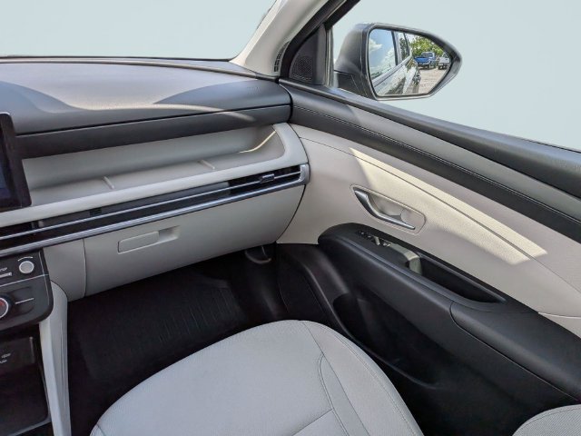 Used 2025 Hyundai Tucson SE FWD image 16