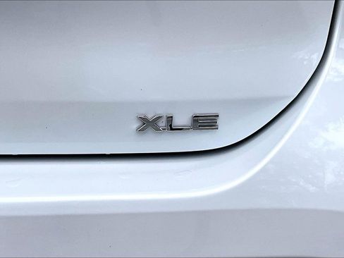 Used 2025 Toyota Highlander XLE FWD image 21