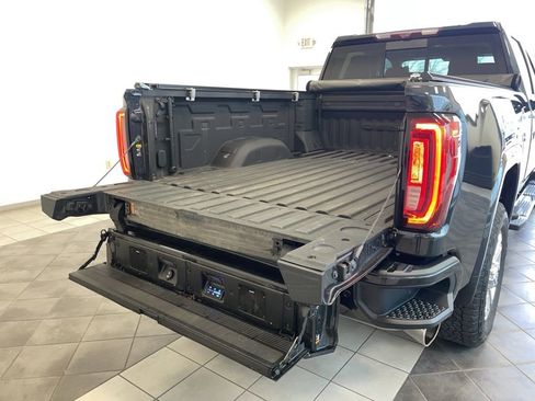 Used 2020 GMC Sierra 2500 Denali w/ Denali Ultimate Package image 17