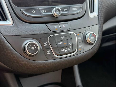 Used 2025 Chevrolet Malibu LS FWD image 18