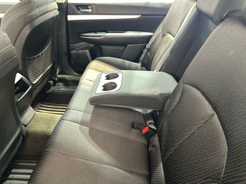 Used 2012 Subaru Outback 2.5i AWD/4WD image 5