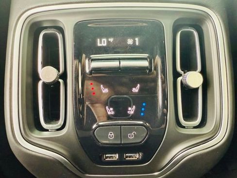 Used 2021 Aston Martin DBX image 38