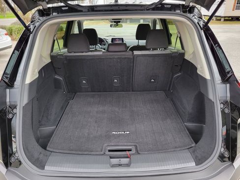 Used 2023 Nissan Rogue SV image 13