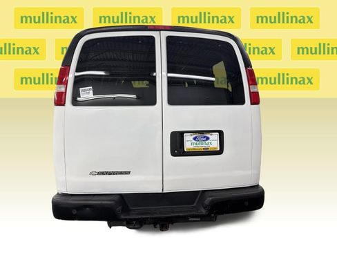 Used 2019 Chevrolet Express 3500 LS RWD image 10