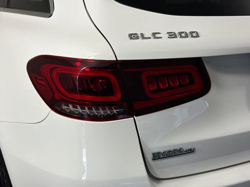 Used 2021 Mercedes-Benz GLC 300 image 36