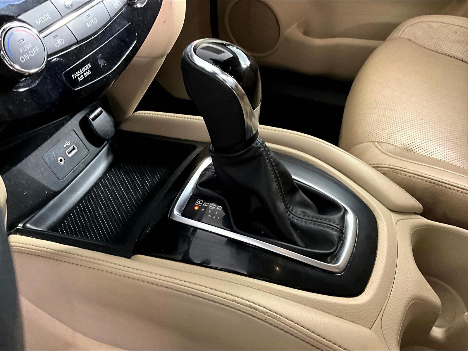 Used 2018 Nissan Rogue SL w/ Premium Package AWD/4WD image 16