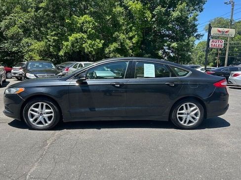 Used 2013 Ford Fusion SE FWD image 3