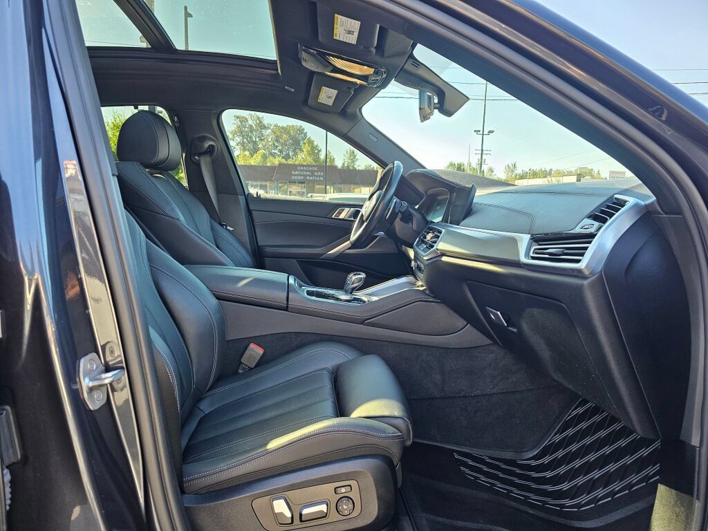 Used 2022 BMW X6 xDrive40i AWD/4WD image 10