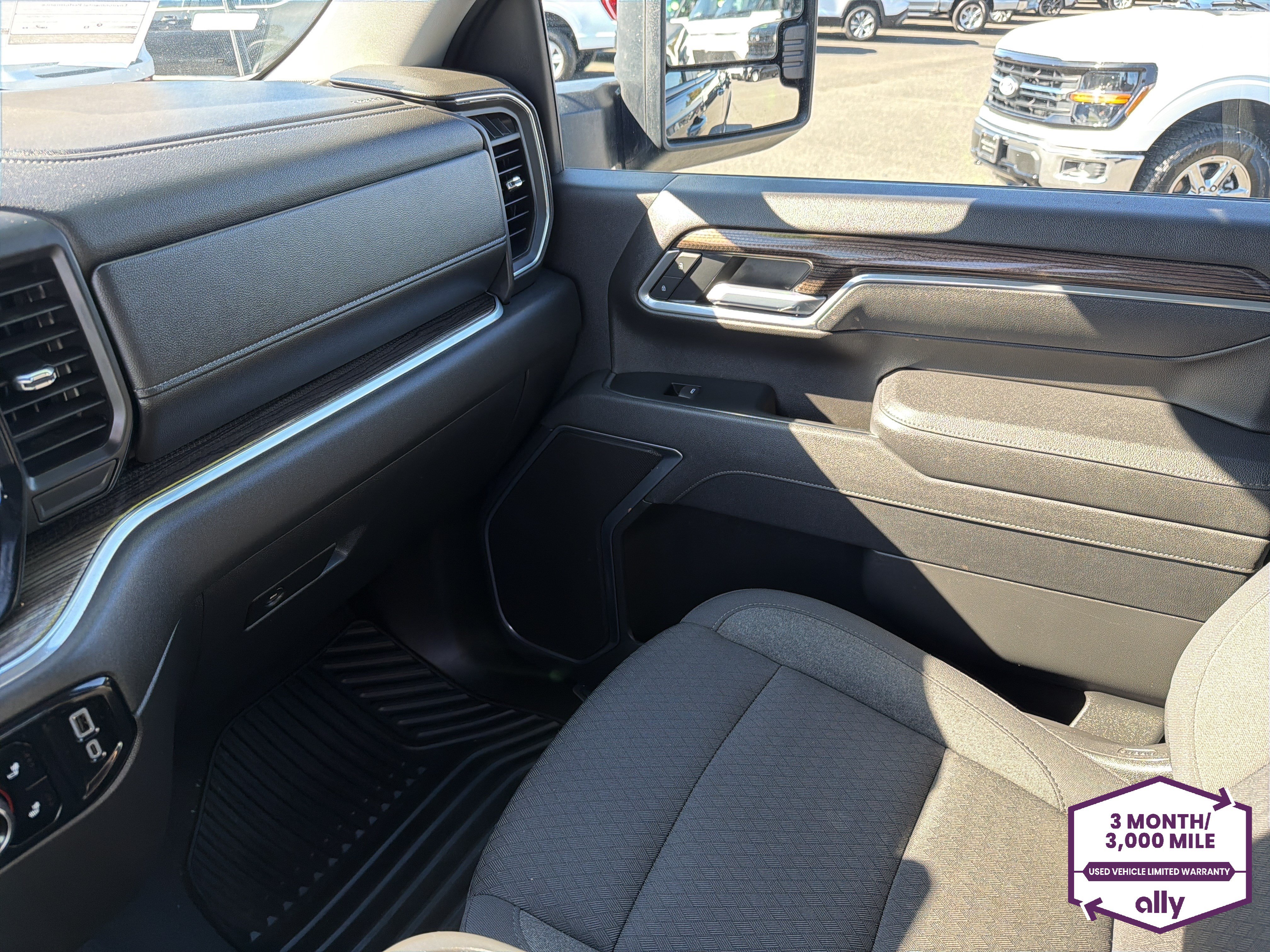 Used 2025 Chevrolet Silverado 2500 LT w/ Convenience Package AWD/4WD image 23