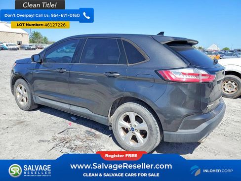 Used 2019 Ford Edge SE FWD image 3