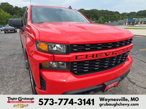 Used 2020 Chevrolet Silverado 1500 Custom w/ Custom Value Package AWD/4WD image 13
