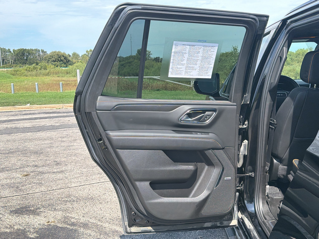 Used 2023 GMC Yukon AT4 AWD/4WD image 36