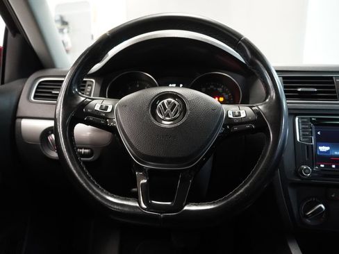 Used 2017 Volkswagen Jetta SE FWD image 18