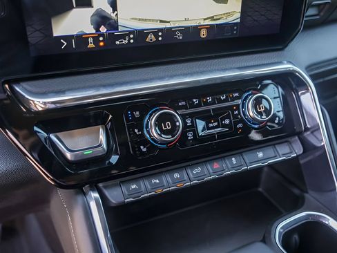 Used 2024 GMC Sierra 1500 Denali w/ Technology Package RWD image 21