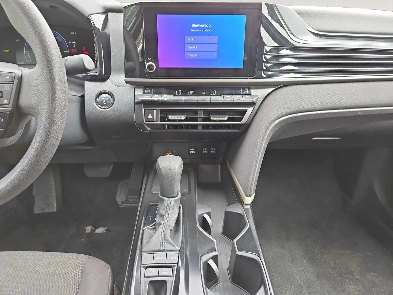 Used 2025 Toyota Camry LE FWD image 11
