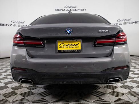 Used 2022 BMW 530e w/ Premium Package image 8