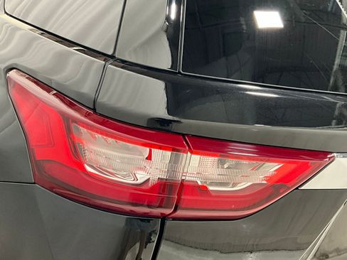 Used 2018 Chevrolet Traverse High Country AWD/4WD image 29