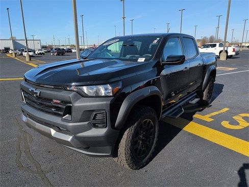 Used 2023 Chevrolet Colorado Trail Boss w/ Technology Package image 3