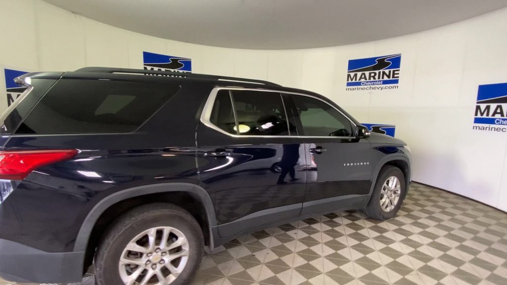 Used 2020 Chevrolet Traverse LT FWD image 2