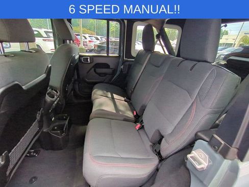 Used 2024 Jeep Wrangler Unlimited Rubicon w/ Technology Group AWD/4WD image 28