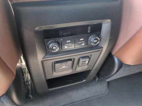 Used 2018 Chevrolet Traverse High Country image 15