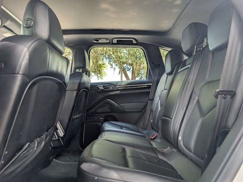 Used 2014 Porsche Cayenne AWD/4WD image 13