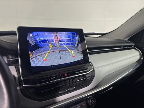 Certified 2022 Jeep Compass Limited image 13