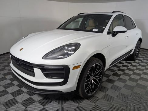 New 2026 Porsche Macan image 1