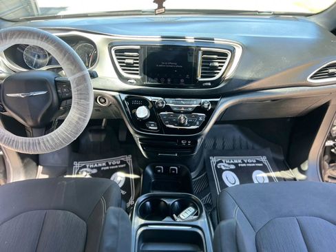 Used 2018 Chrysler Pacifica Touring Plus w/ S Appearance Package FWD image 15