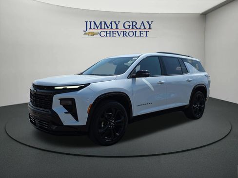 New 2027 Chevrolet Traverse RS w/ LPO, Floor Liner Package FWD image 1