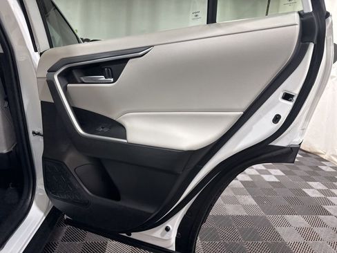 Used 2025 Toyota RAV4 XLE image 13