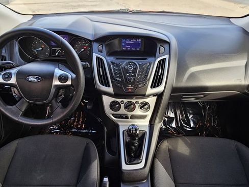 Used 2013 Ford Focus SE FWD image 10