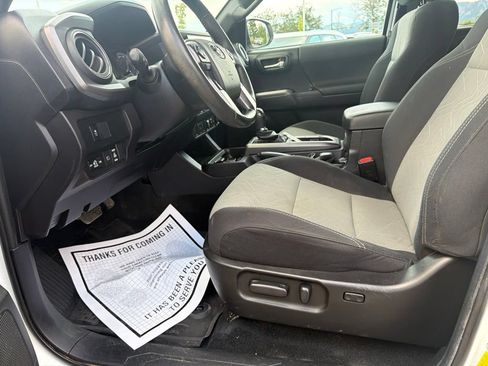 Used 2023 Toyota Tacoma TRD Off-Road AWD/4WD image 21