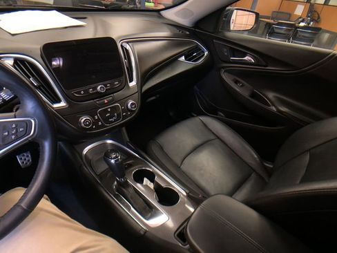 Used 2016 Chevrolet Malibu LT w/ Leather Package image 18