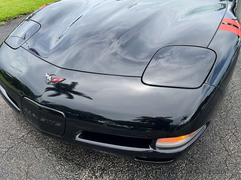 Used 1998 Chevrolet Corvette Coupe w/ Roof Pkg RWD image 26