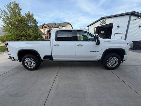 Used 2022 Chevrolet Silverado 2500 High Country w/ LPO, Dark Essentials Package AWD/4WD image 5