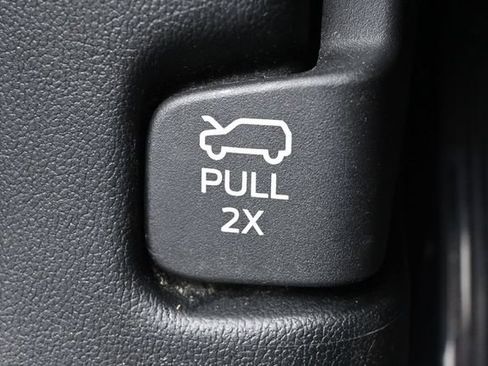 Used 2020 Ford Explorer Limited RWD image 12